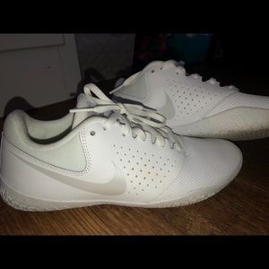 Nike cheer shoes
